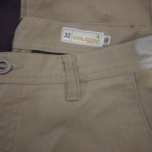 Men's Volcom Size 32 Khakis